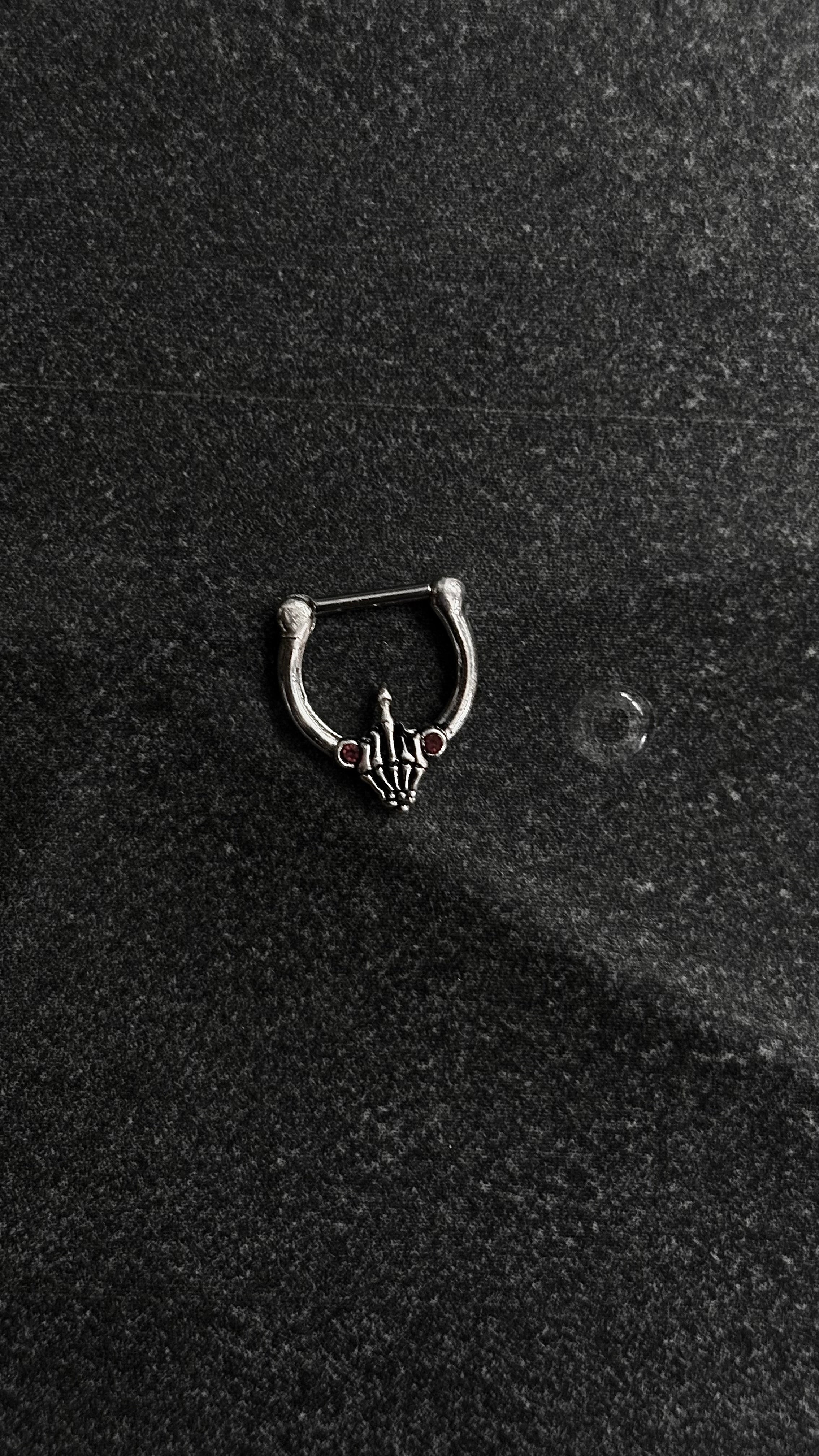 Piercing septum s046