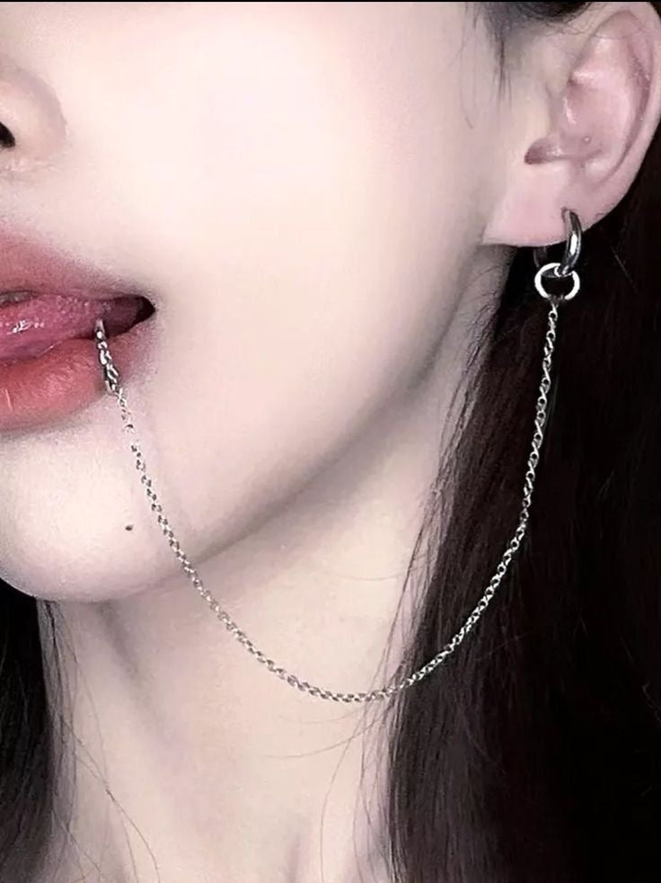 Piercing labio l001