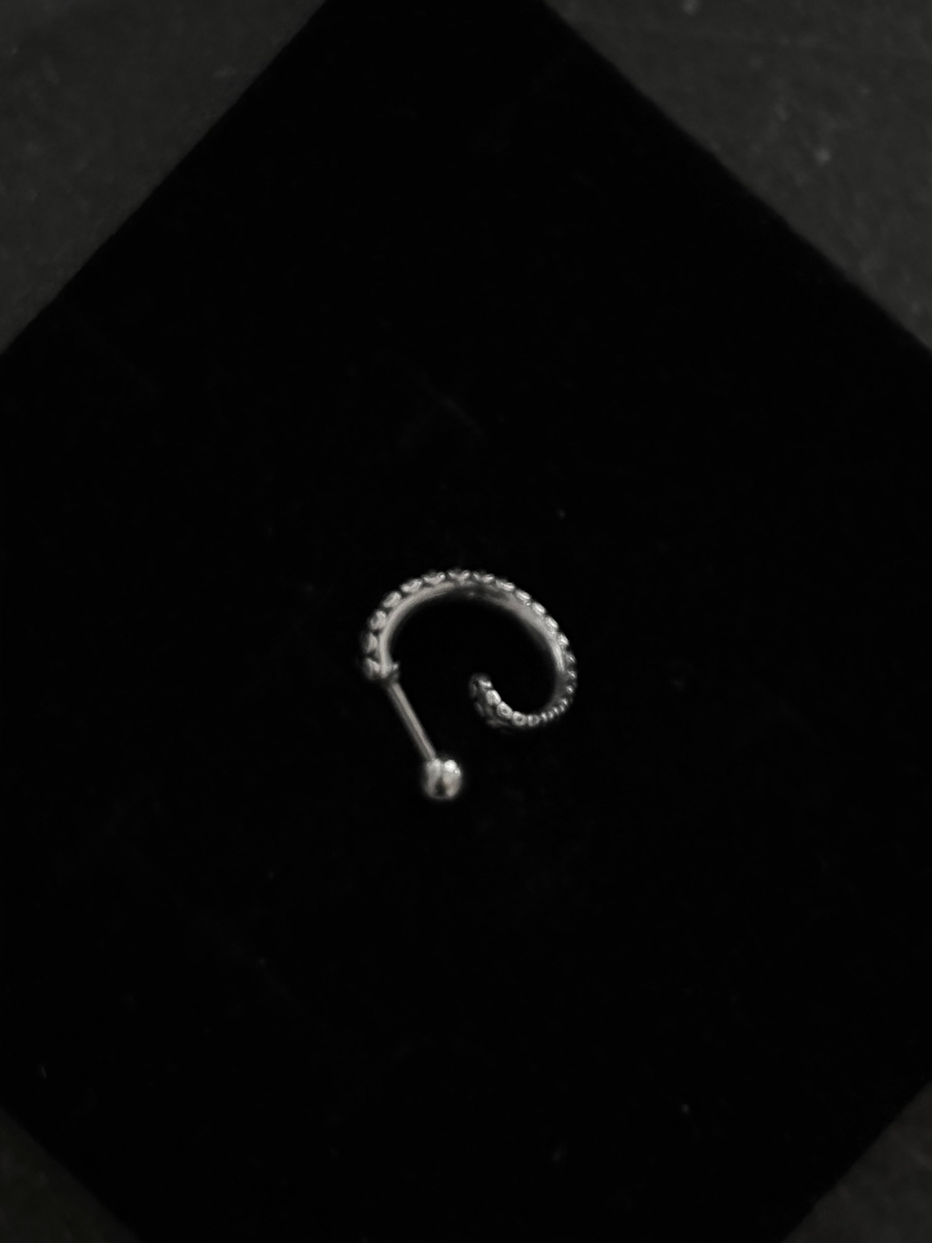 Piercing labio l008