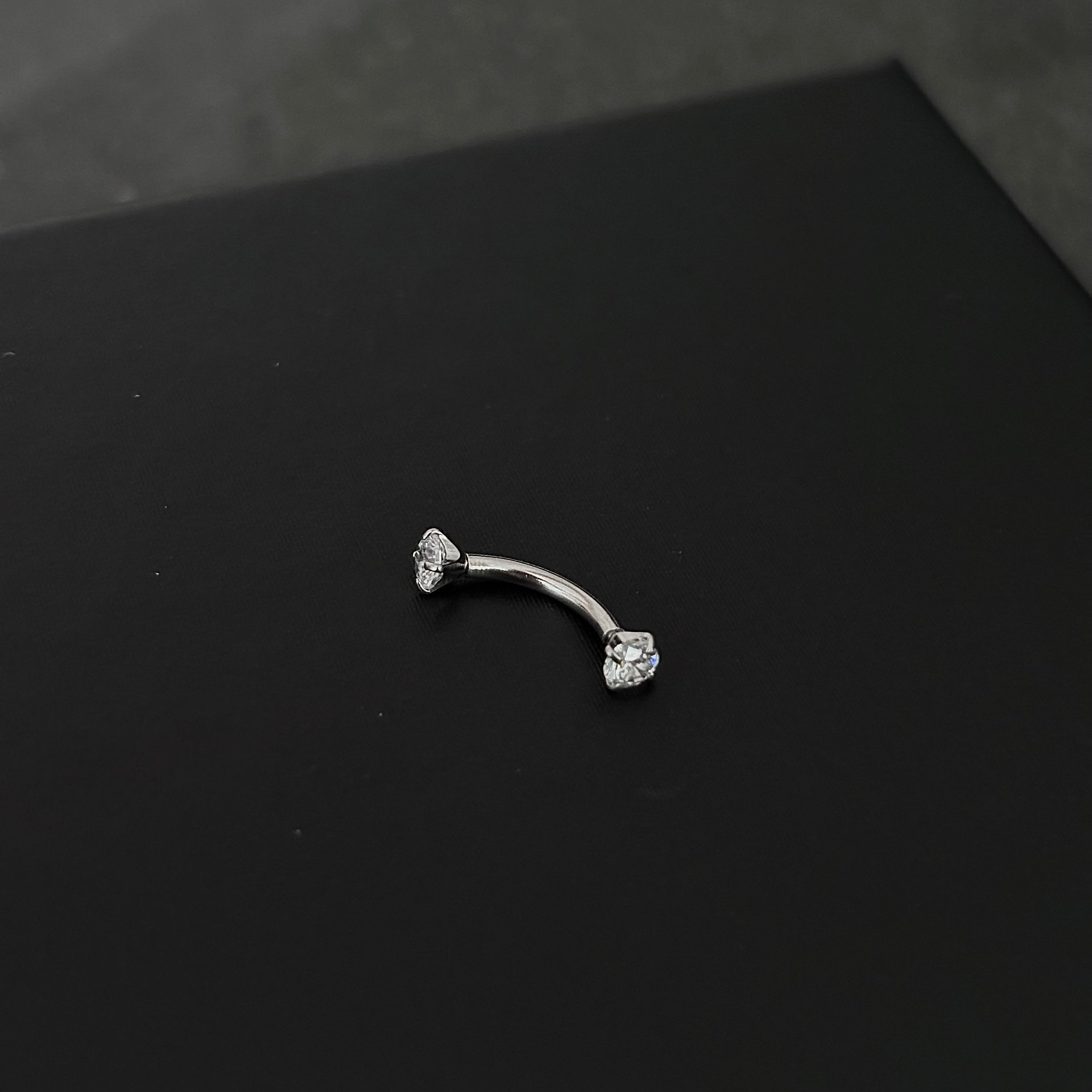 Piercing ceja / rook c011