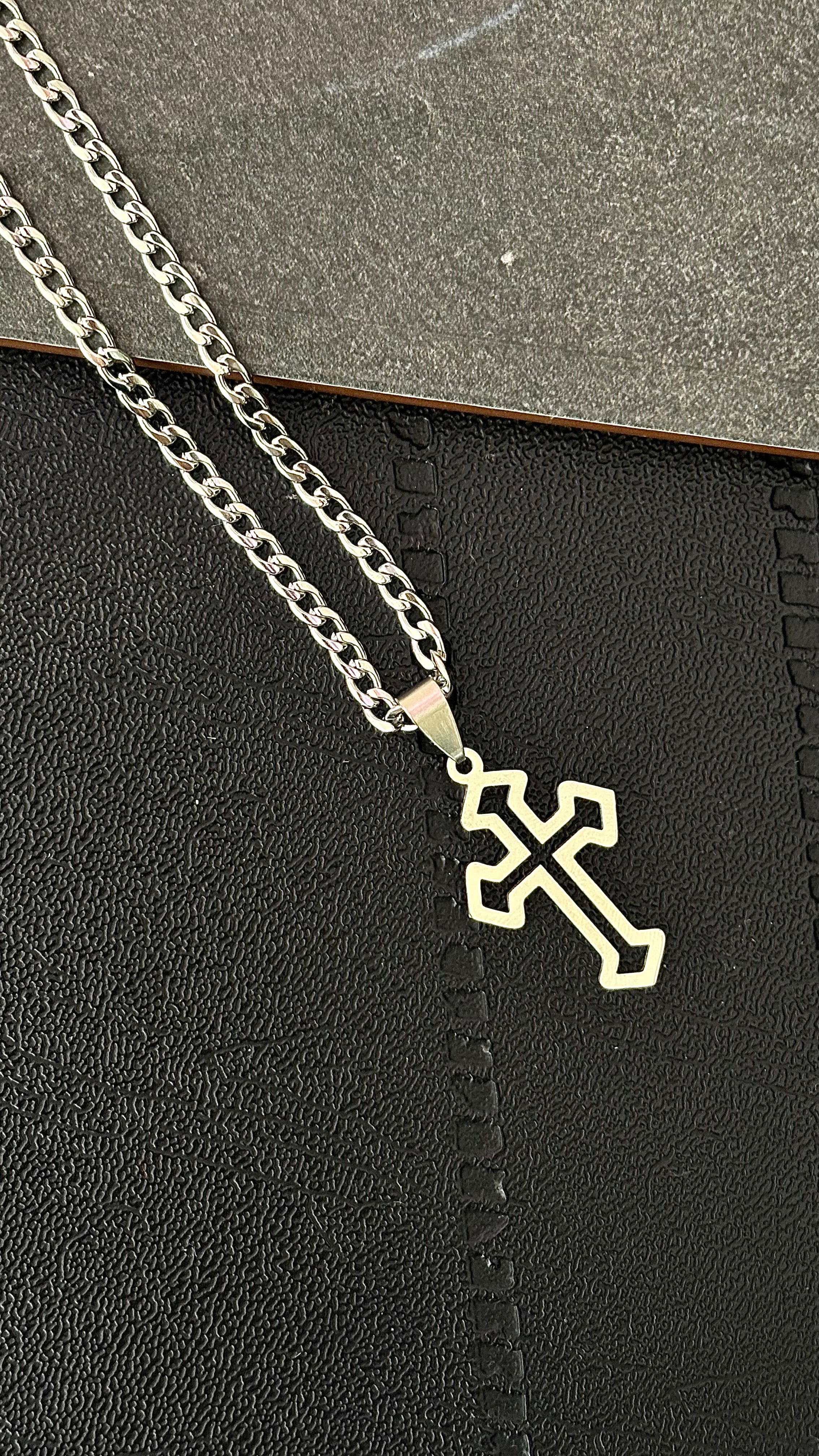 Collar unisex Cruces Cx110