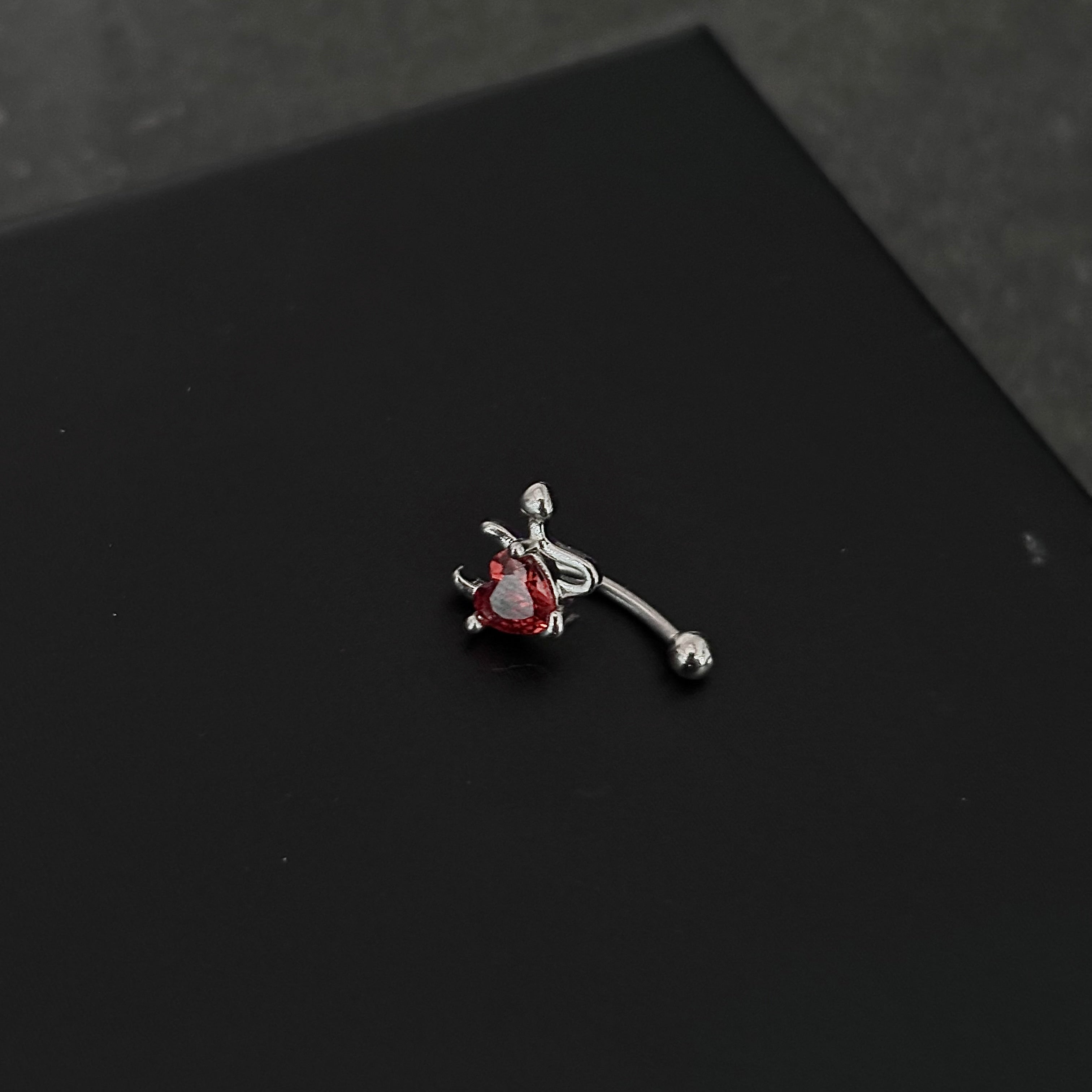 Piercing ceja / rook c008