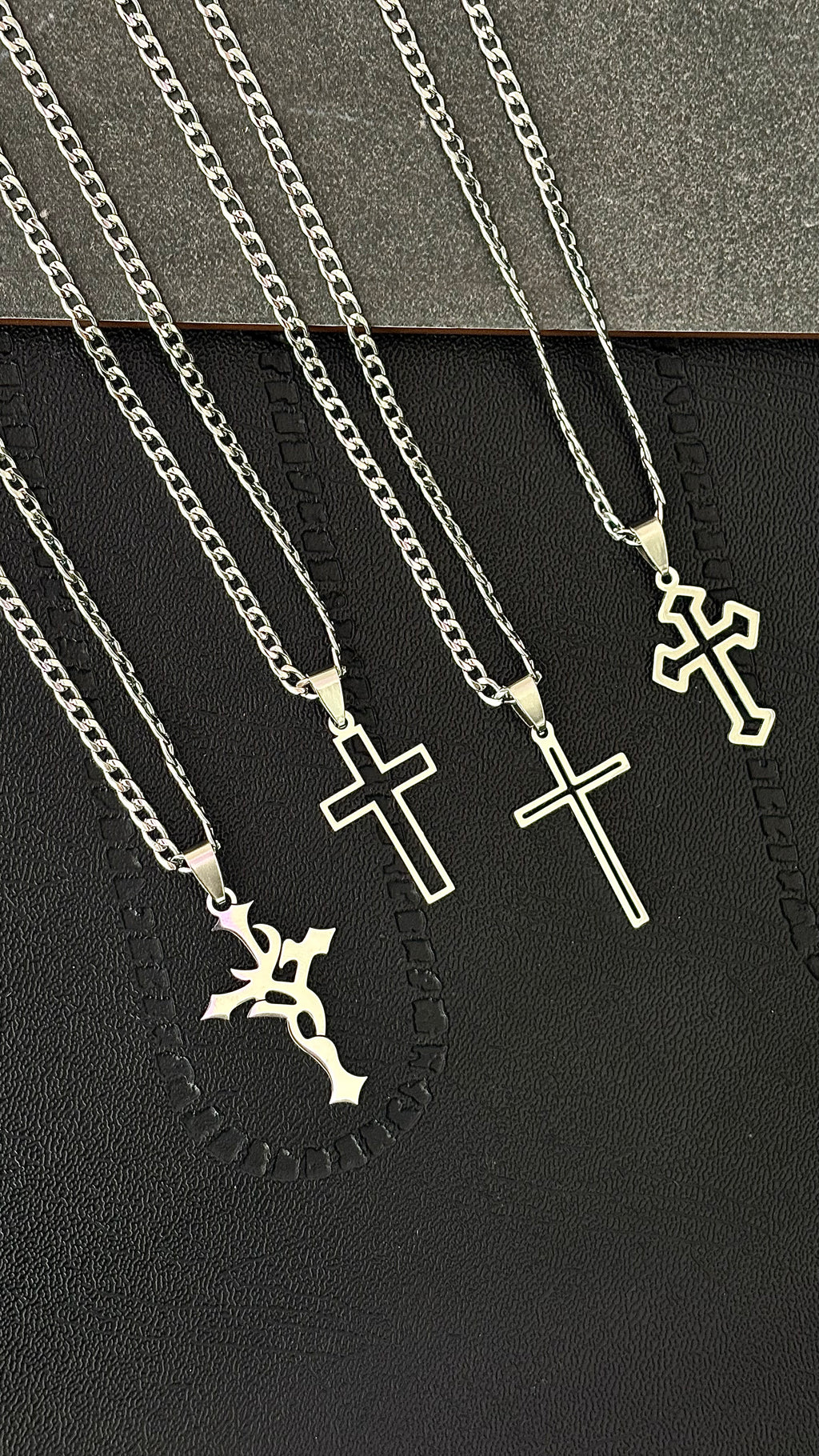 Collar unisex Cruces Cx110