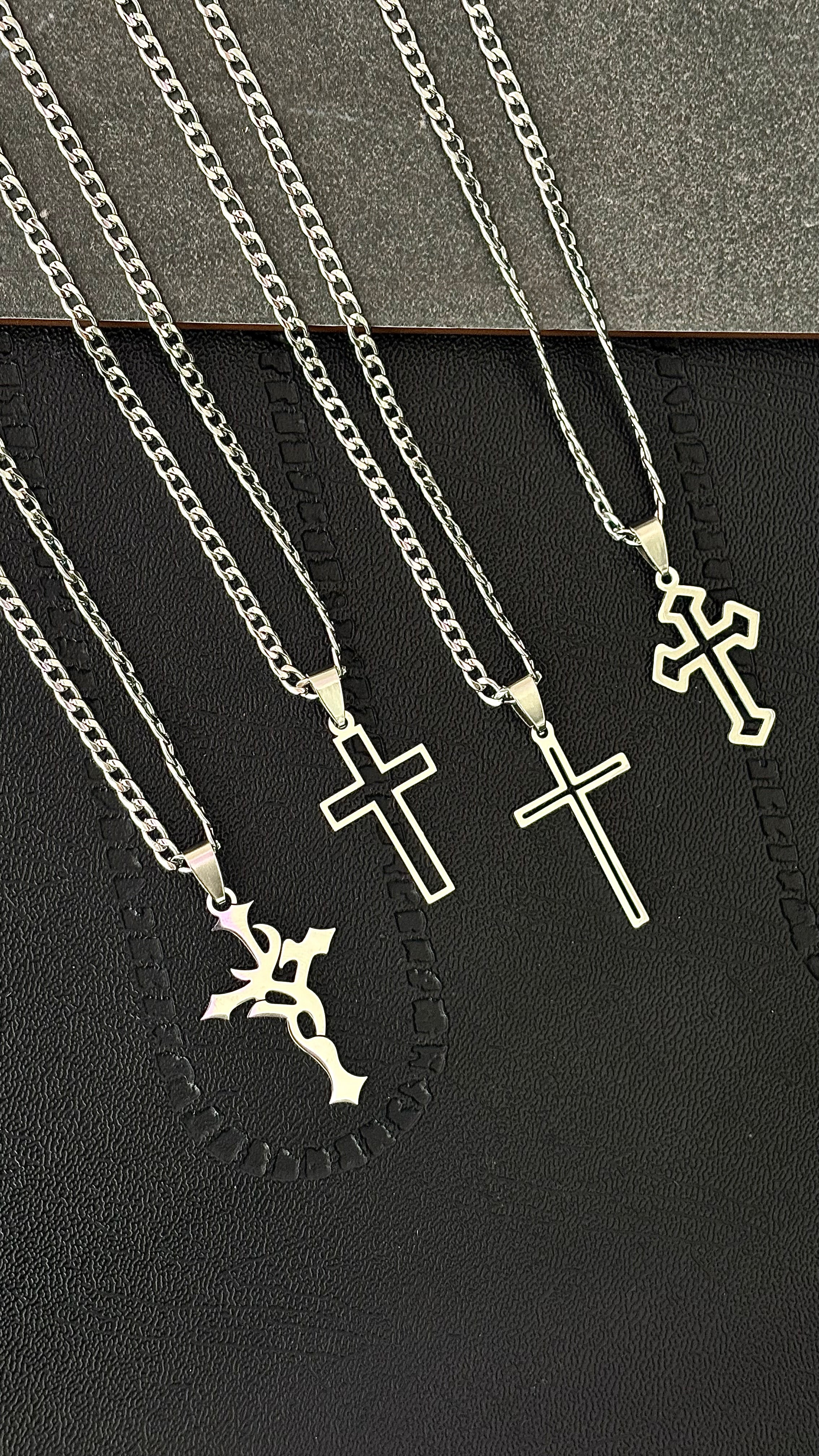Collar unisex Cruces Cx110