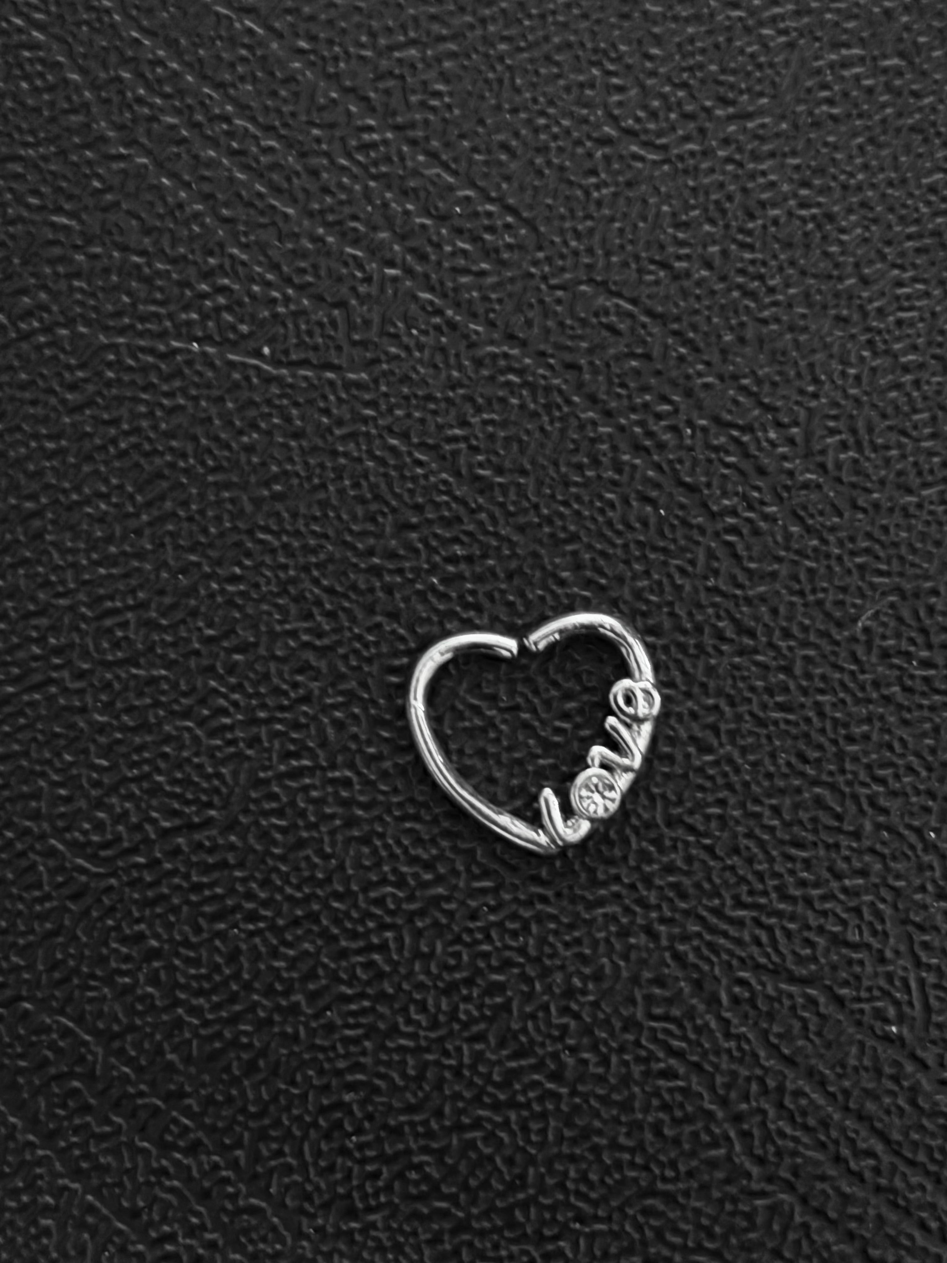 Piercing daith h002