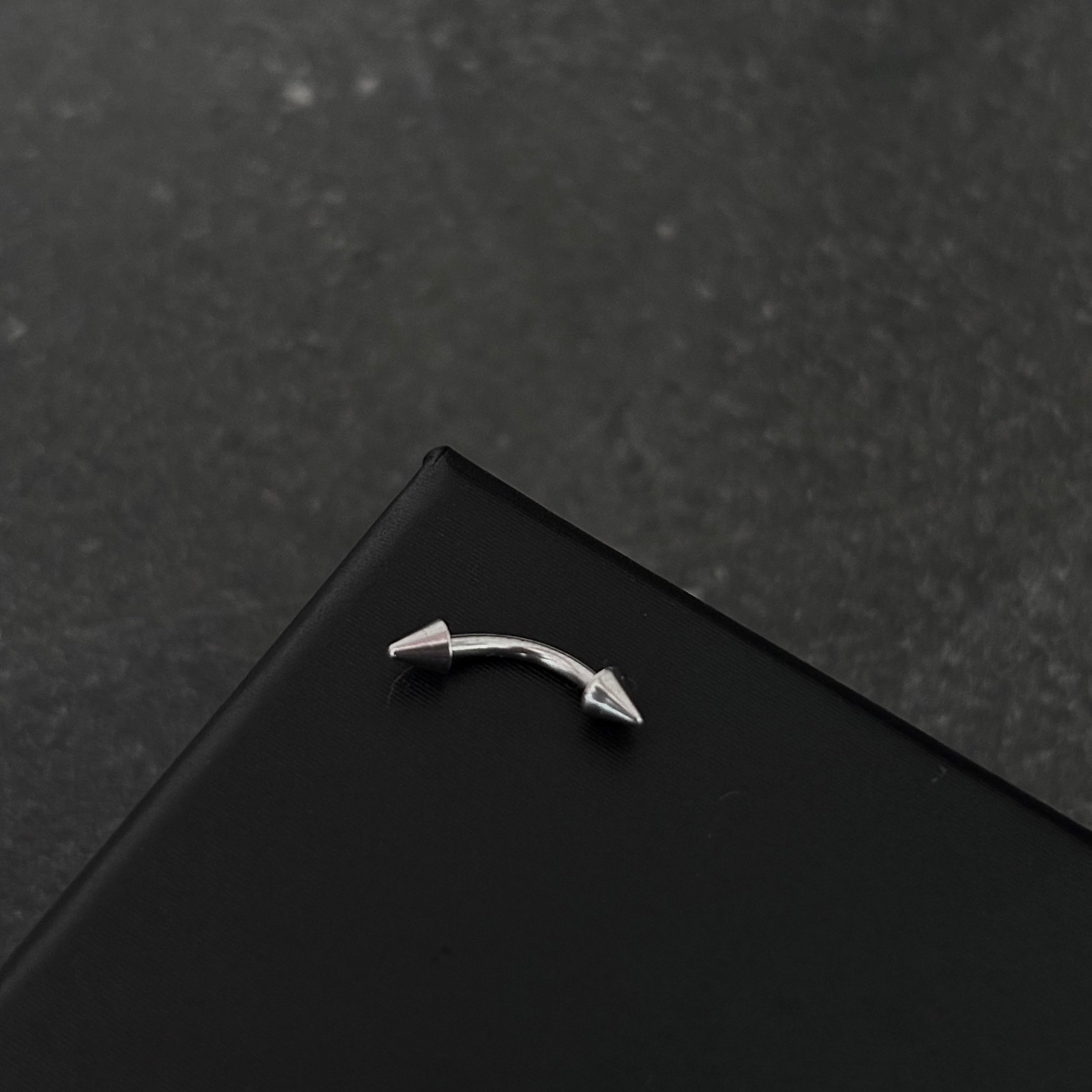 Piercing ceja / rook c021