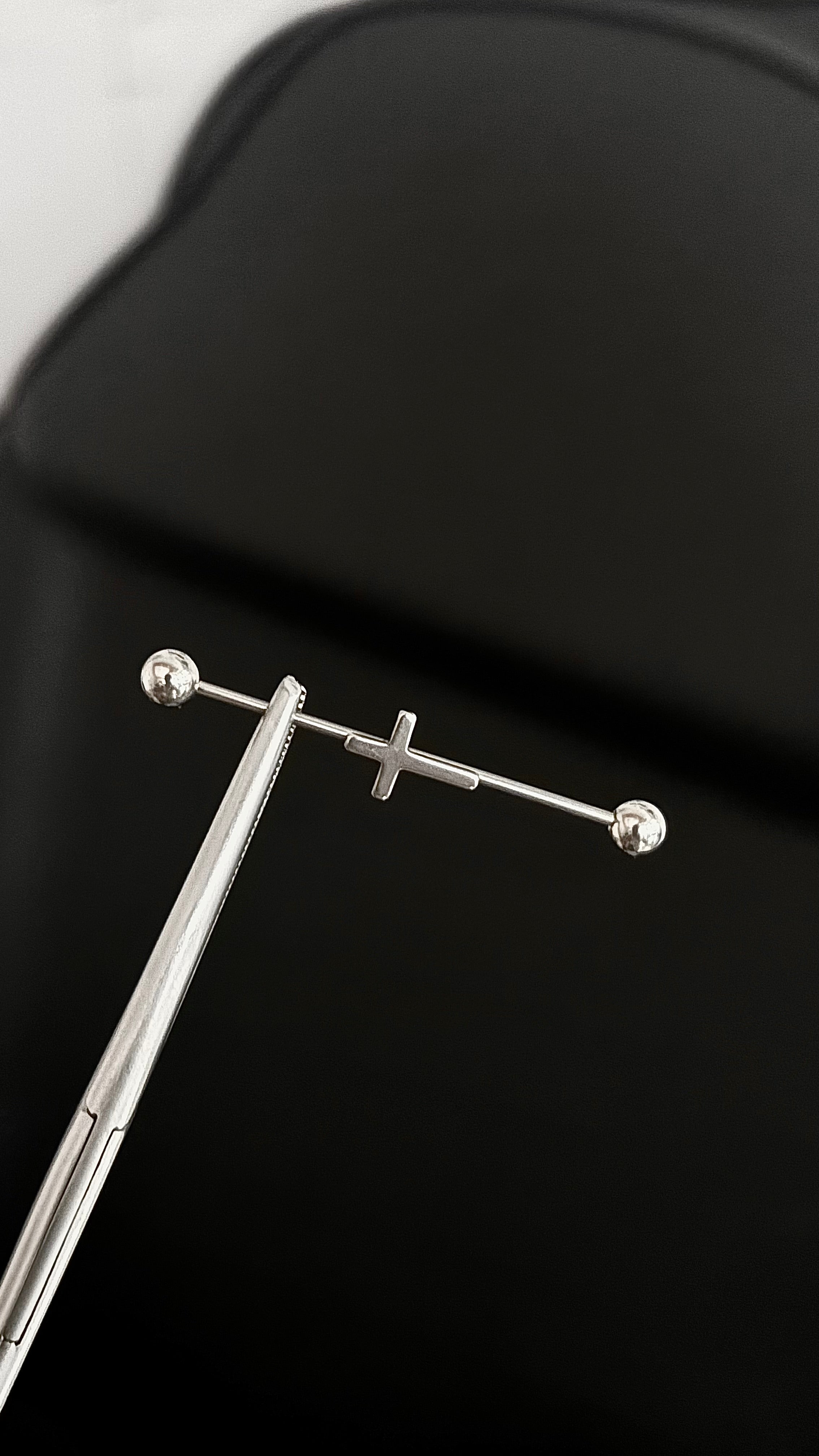 Piercing industrial i022