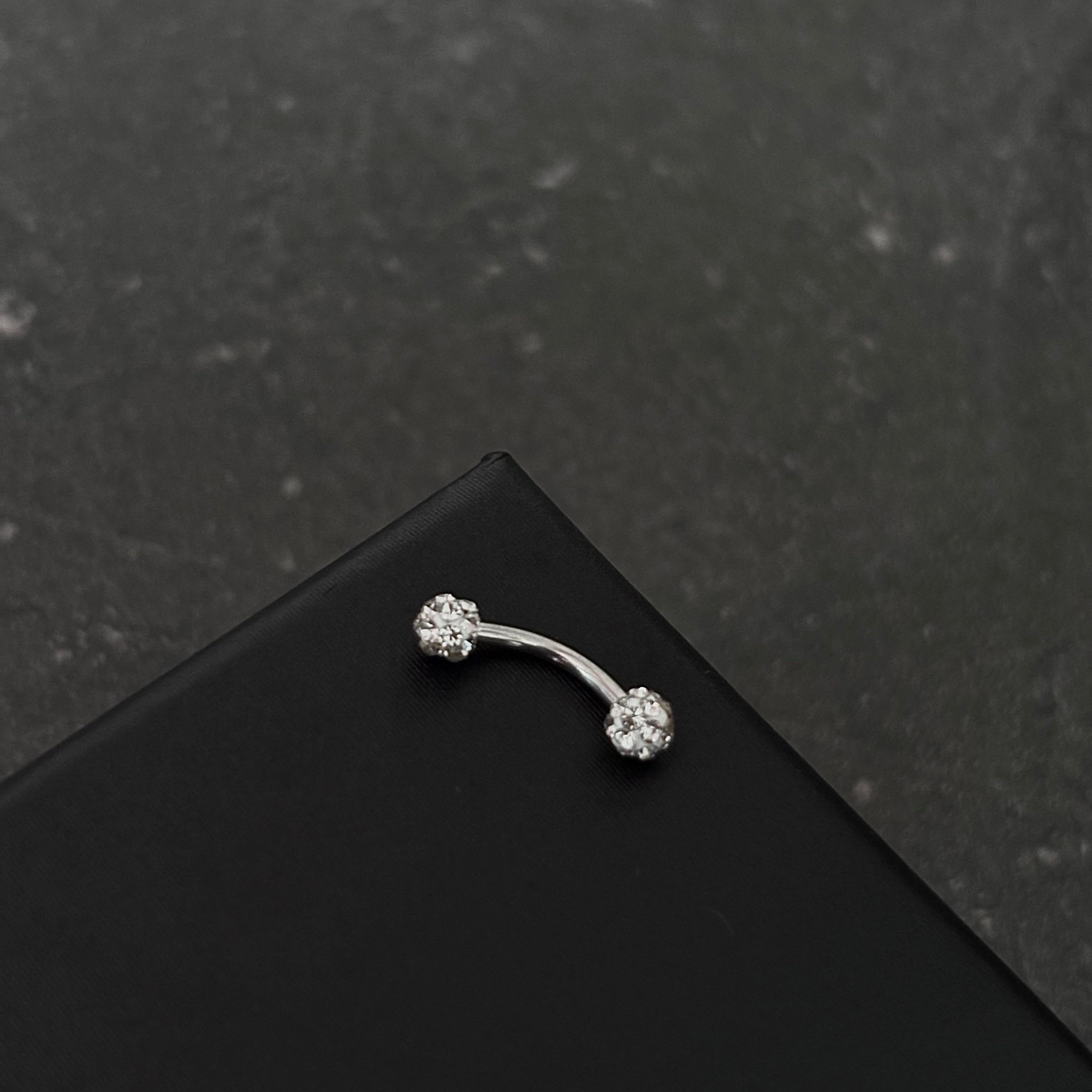 Piercing ceja / rook c027