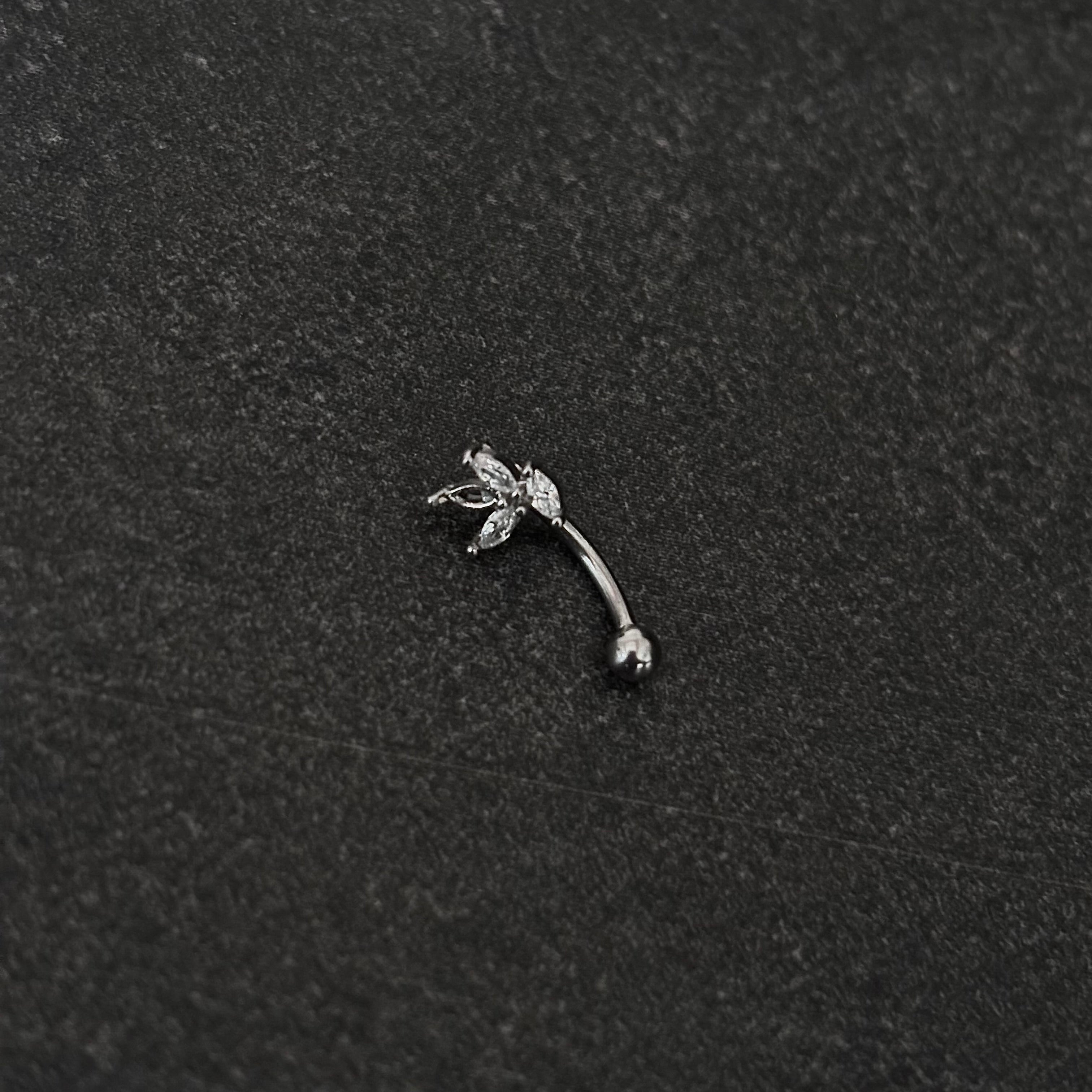 Piercing ceja / rook c034
