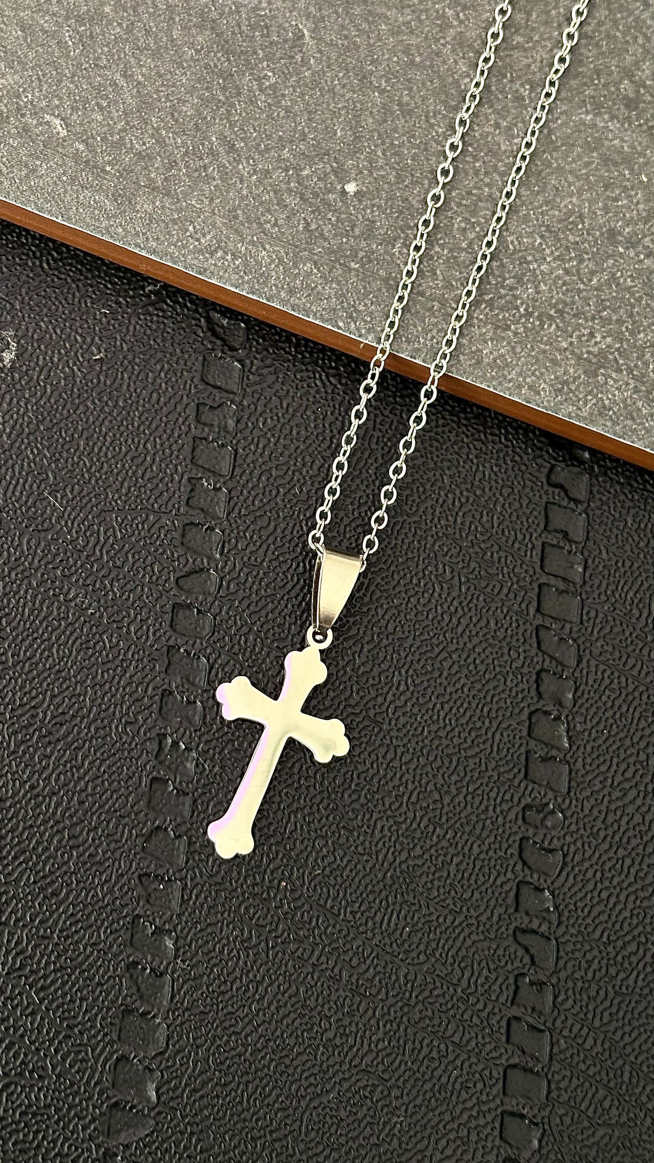 Collar unisex cruces Cx111