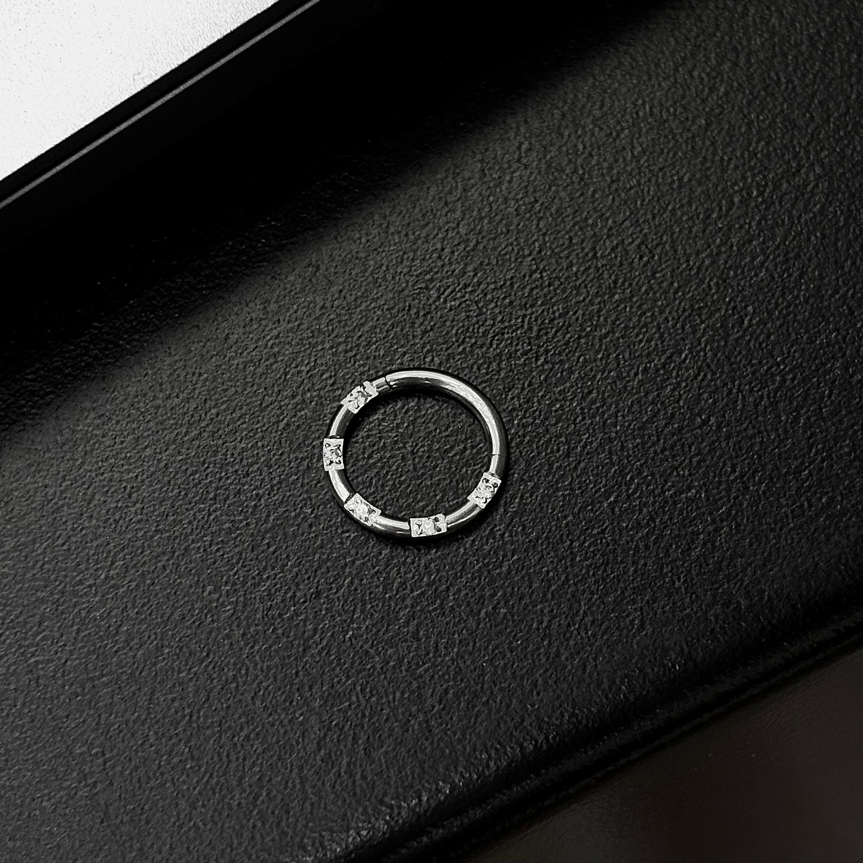 Piercing septum s062