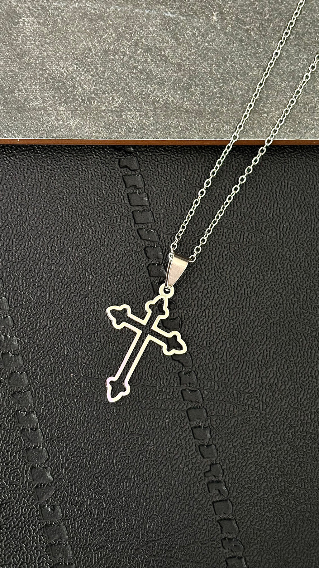 Collar unisex cruces Cx111