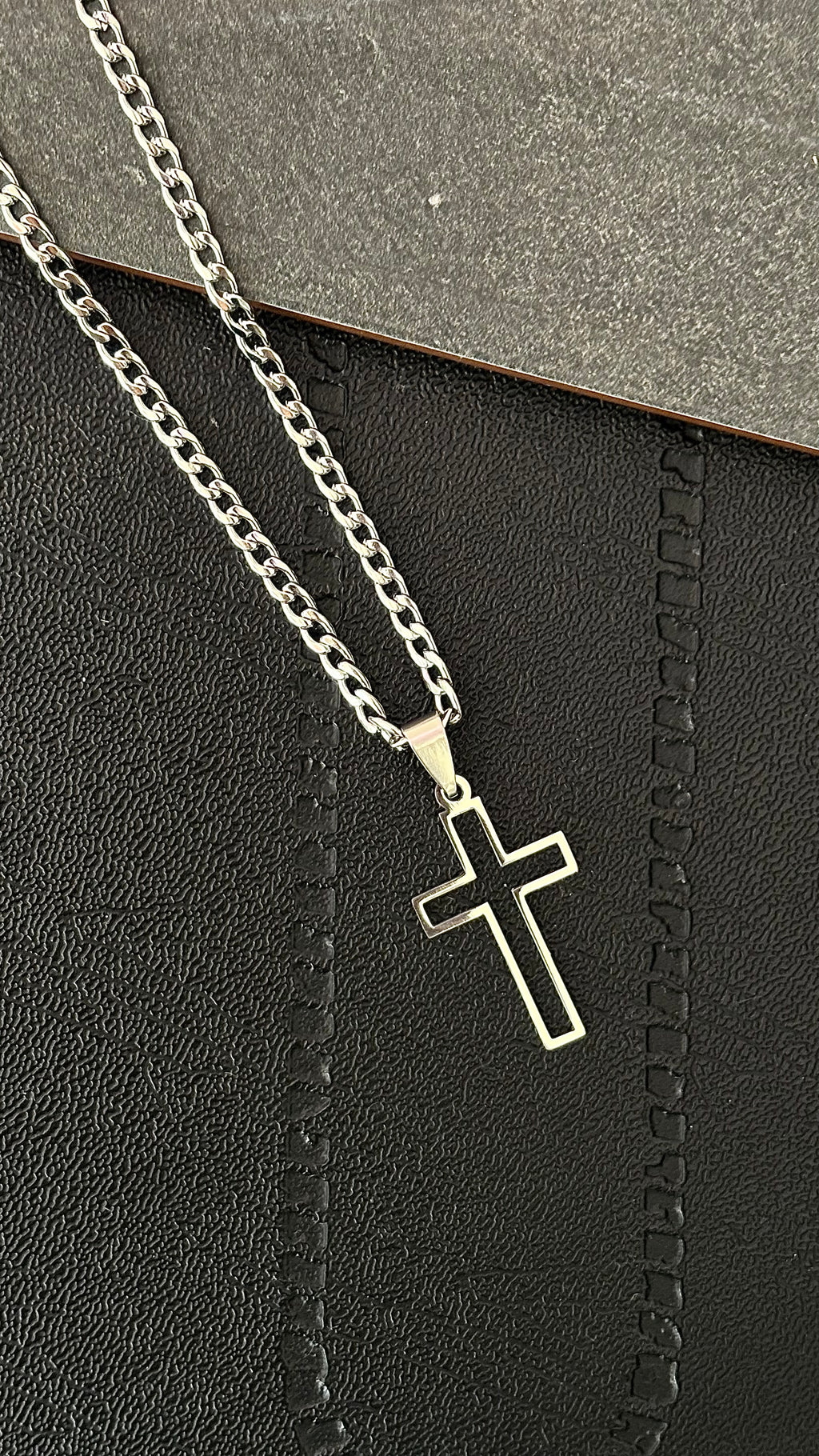 Collar unisex Cruces Cx110