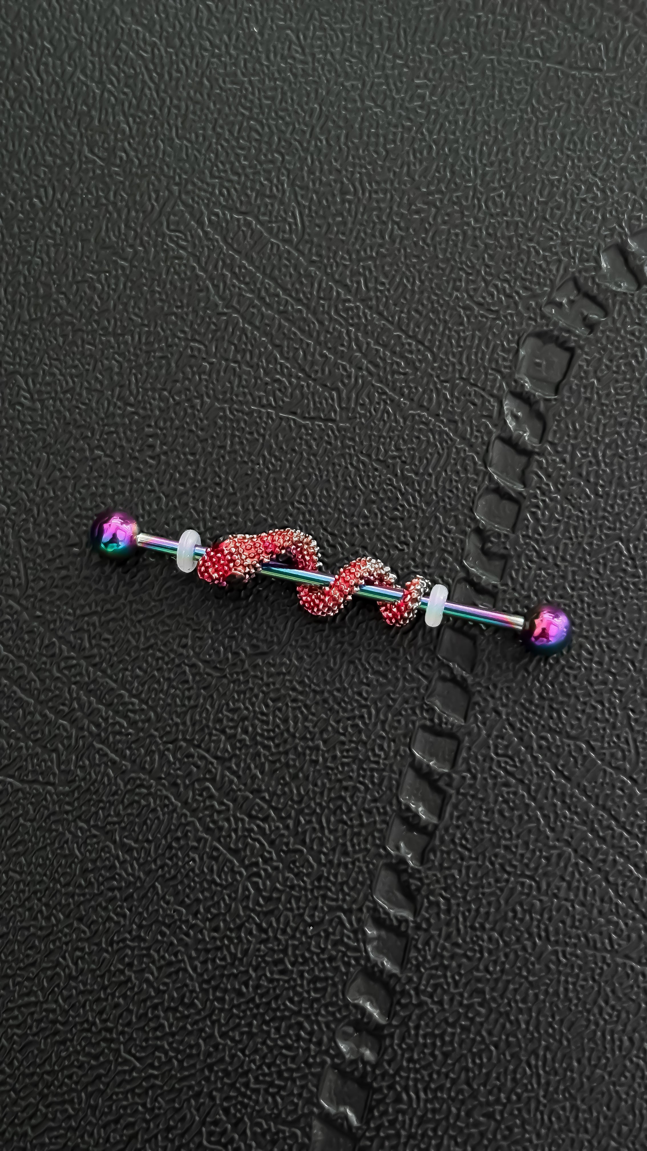 Piercing industrial i028