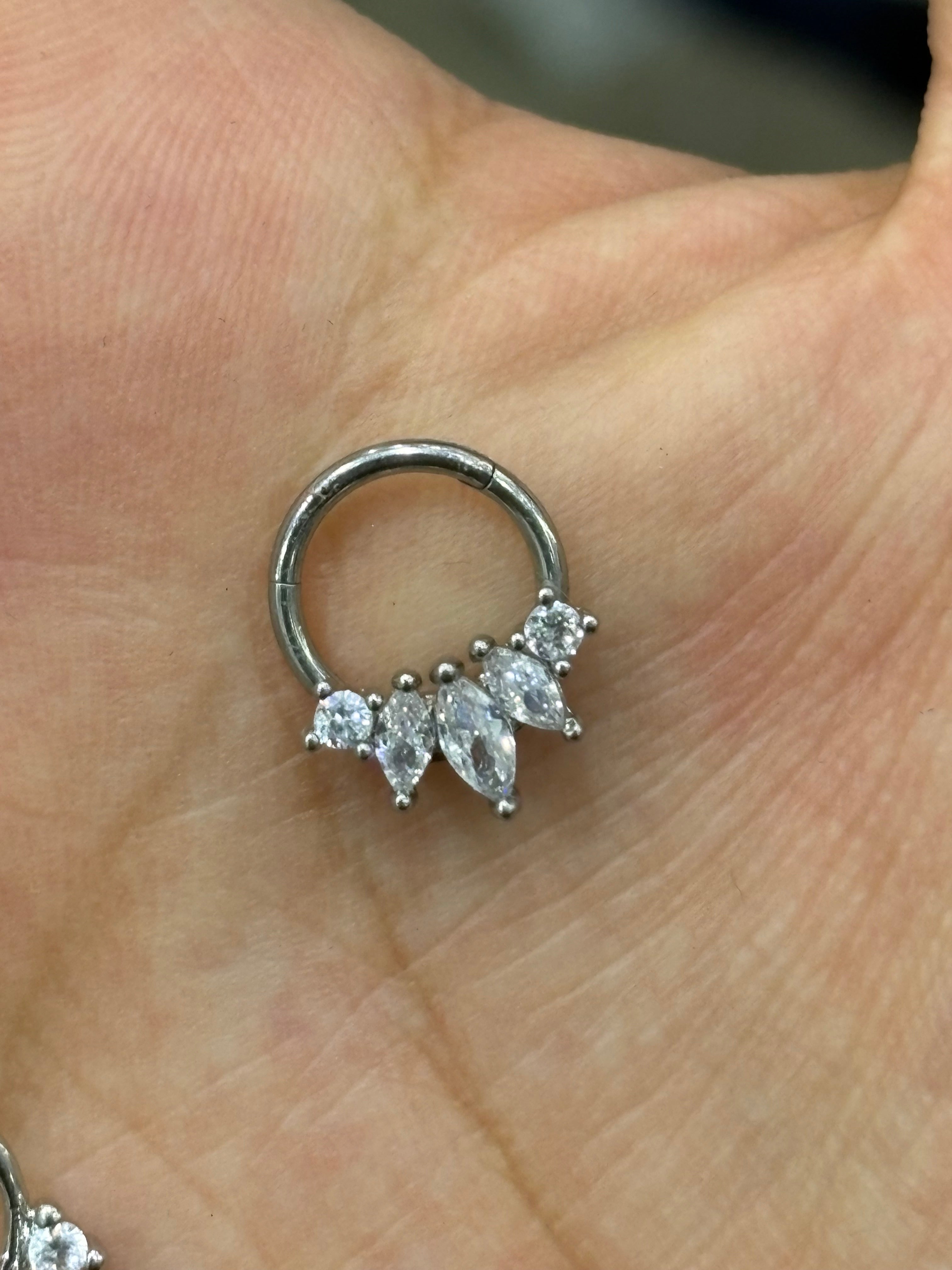 Piercing septum s008