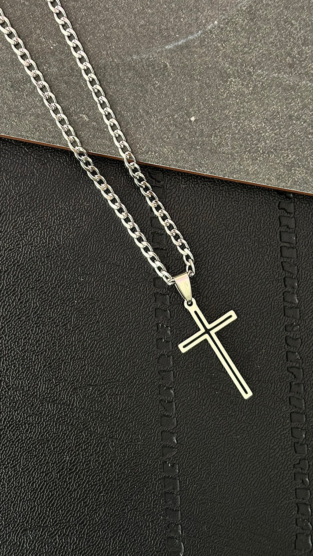 Collar unisex Cruces Cx110