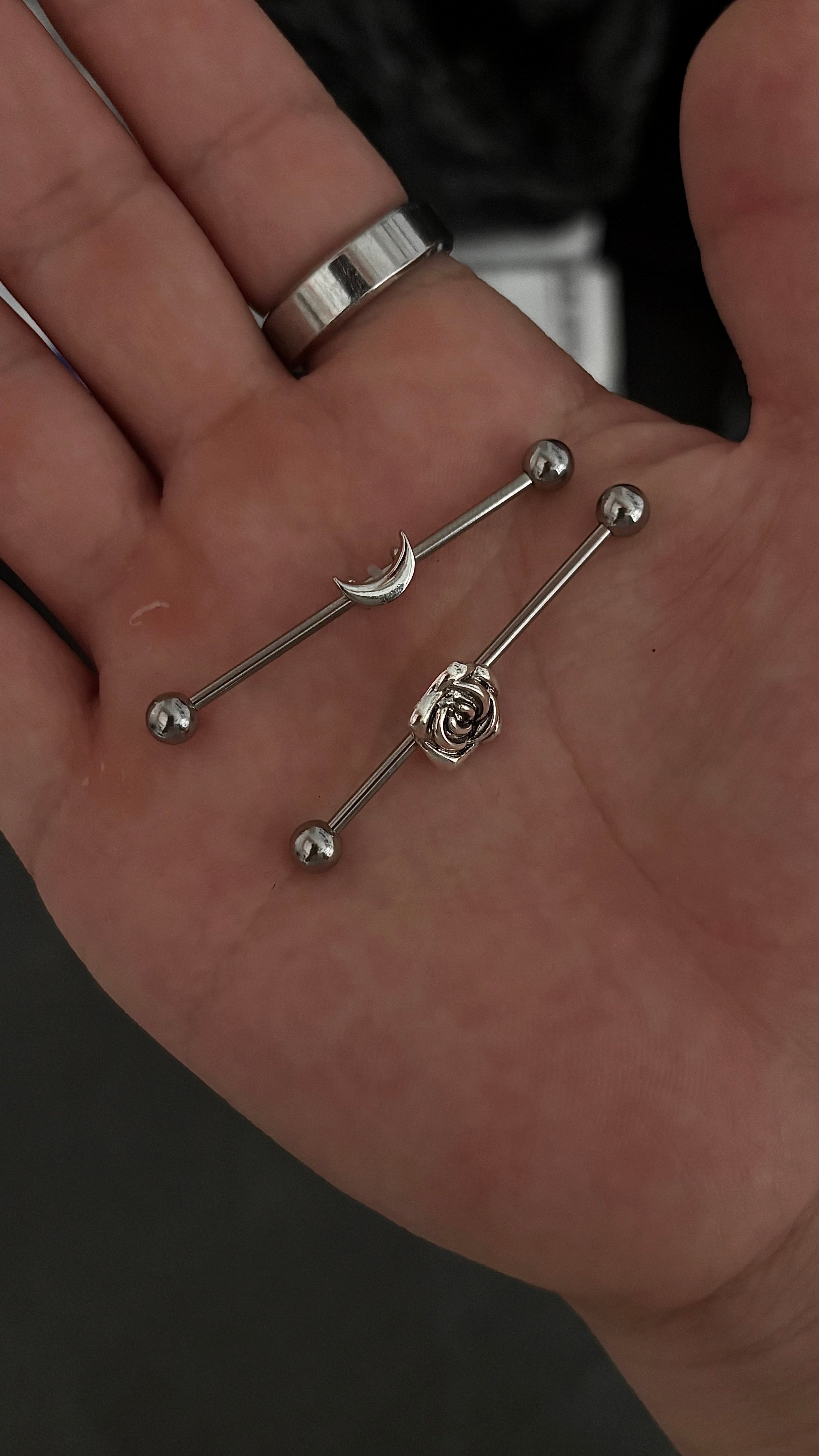 Piercing industrial i009
