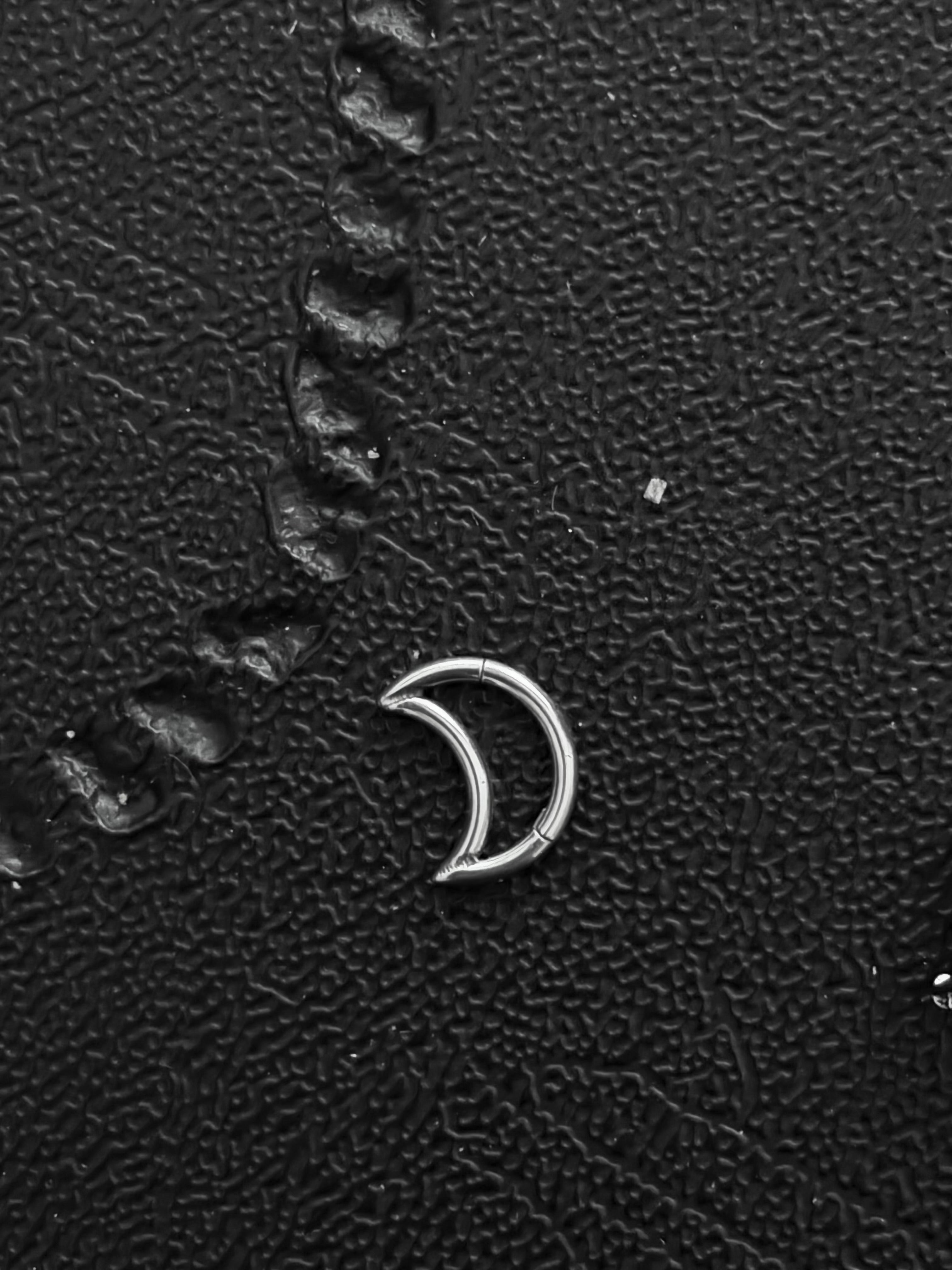 Piercing daith h003