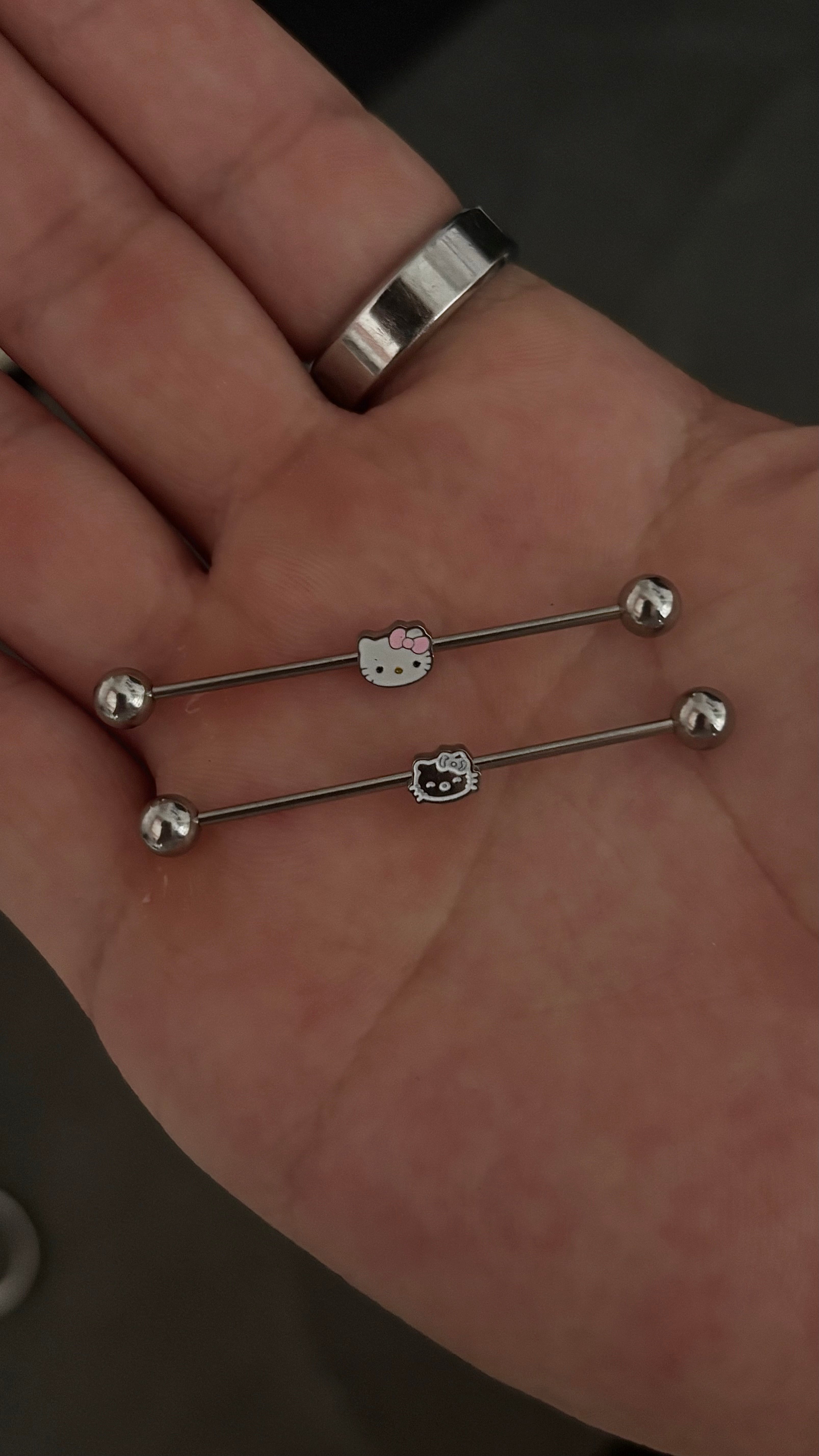 Piercing industrial hello Kitty i005